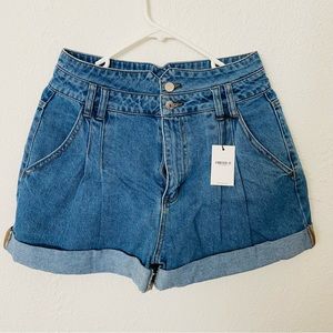 Forever 21 Pleated Jean Shorts Size 28 | NWT